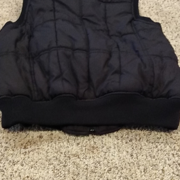 Black Puffer Vest Small - Picture 5 of 6